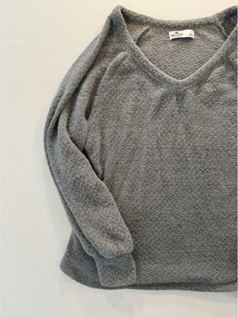 Hollister Gray Knit V-Neck Long Sleeve Pullover Sweater Logo Size L